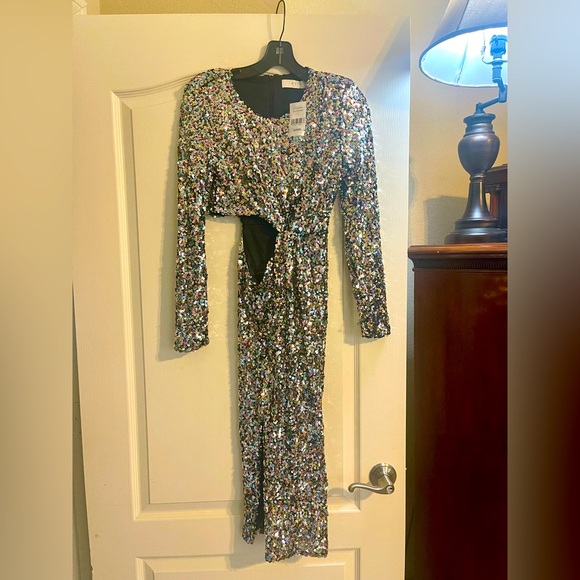 Astr Dresses & Skirts - NWT, ASTR The Label size small sequin gown, with cut away waist.